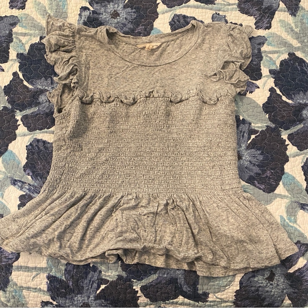 Rebecca Taylor Gray Ruffled heather gray soft short sleeve shirt.